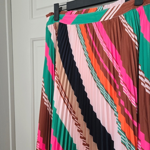 Anthropologie Maeve Isobel silky pleated maxi skirt size 8 - Picture 5 of 13